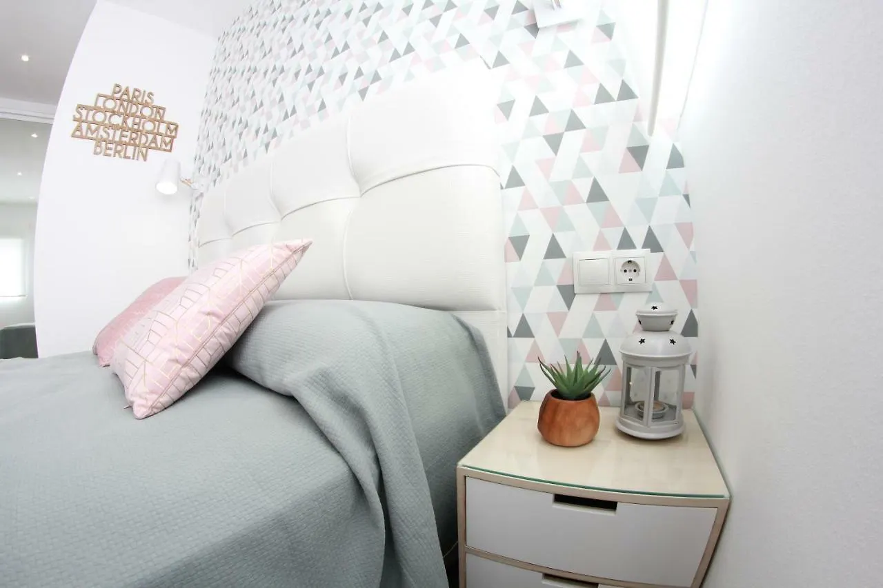 New Central Studio Torremolinos 0*,  Spain